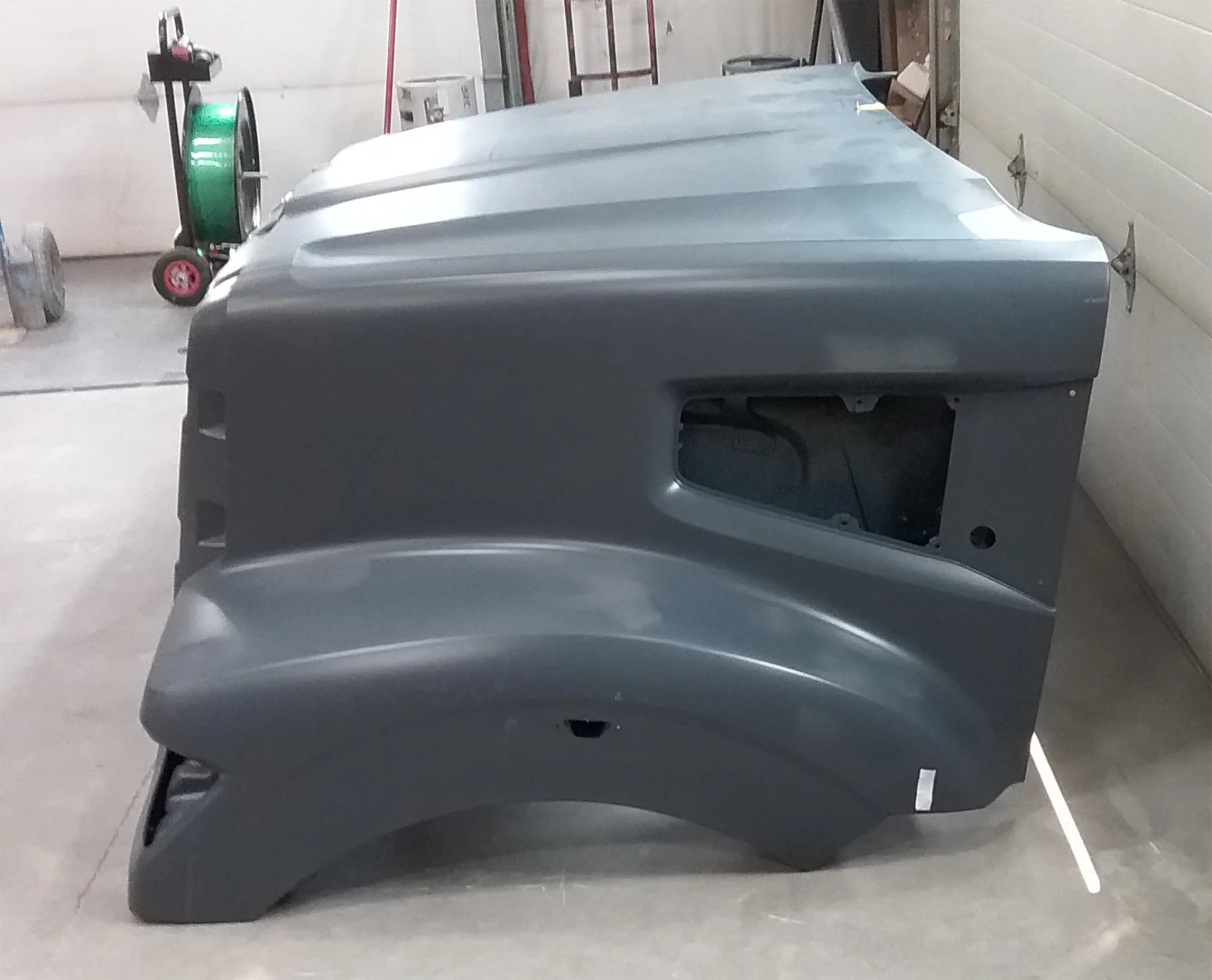 Western Star 49X SFA Hood, 2024-25, RH Mirror, Pre-Cleaner, OEM Take-Off, A17-21715-052 - Image 3