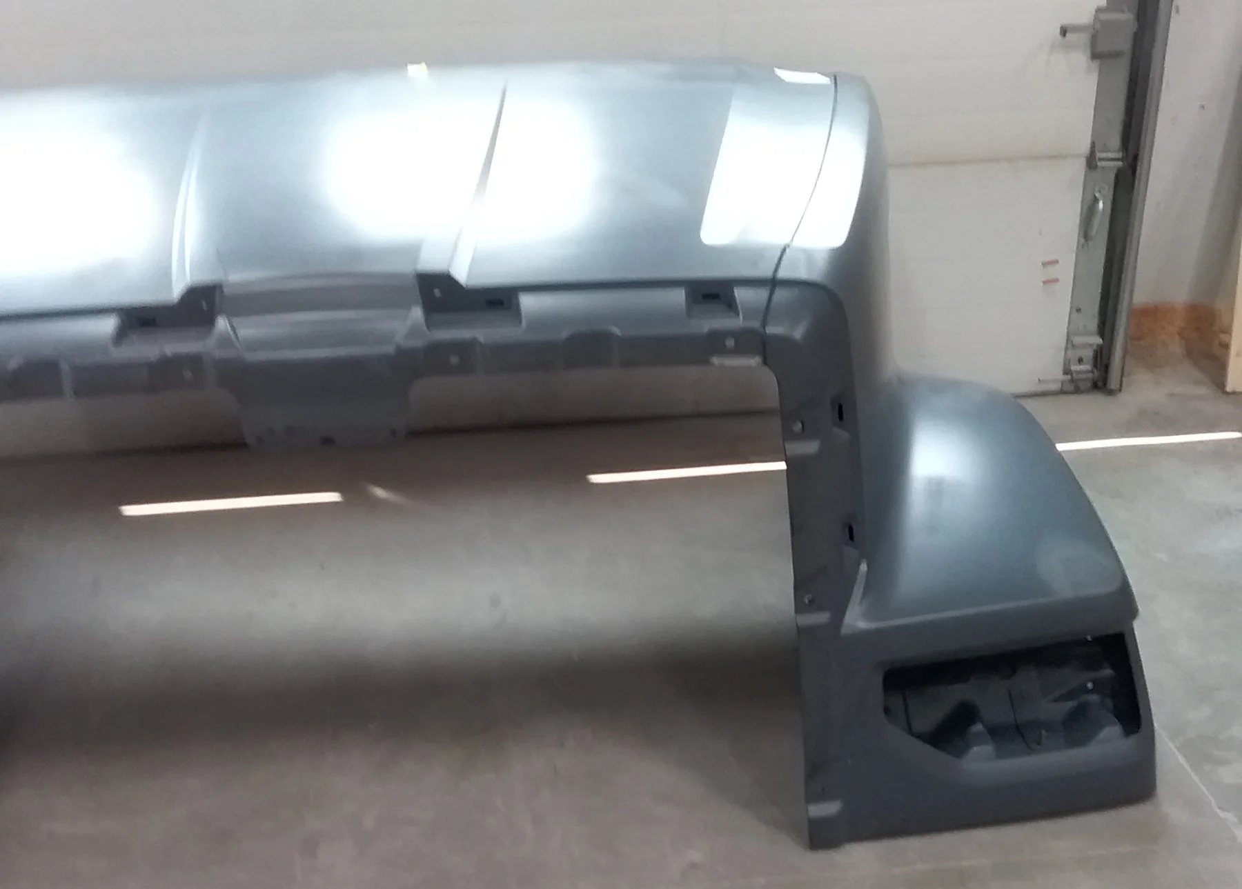 Western Star 49X SFA Hood, 2024-25, RH Mirror, Pre-Cleaner, OEM Take-Off, A17-21715-052 - Image 5