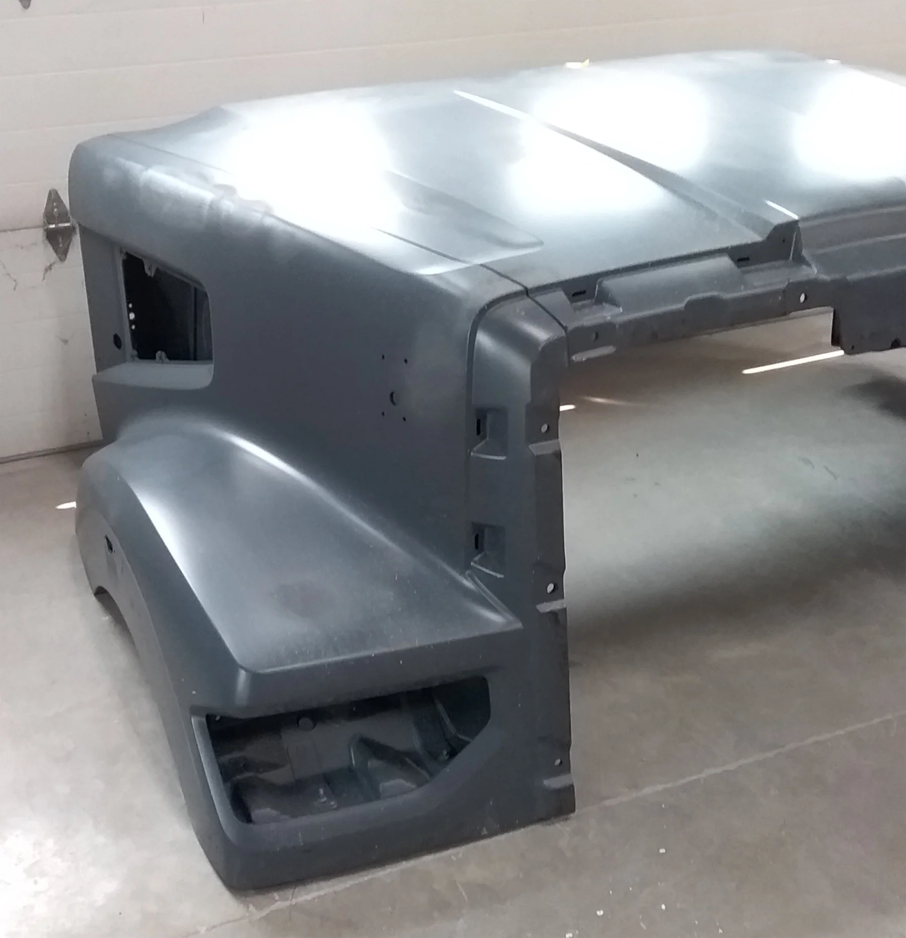 Western Star 49X SFA Hood, 2024-25, RH Mirror, Pre-Cleaner, OEM Take-Off, A17-21715-052 - Image 9