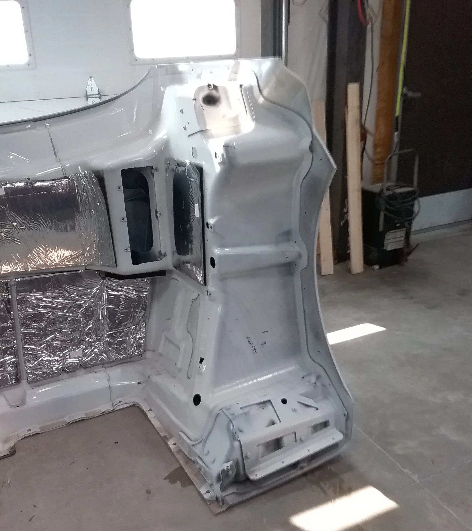 Western Star 49X SFA Hood, Take-Off, Pre-Clean, Drilled Fenders, A17-21715-048 - Image 16