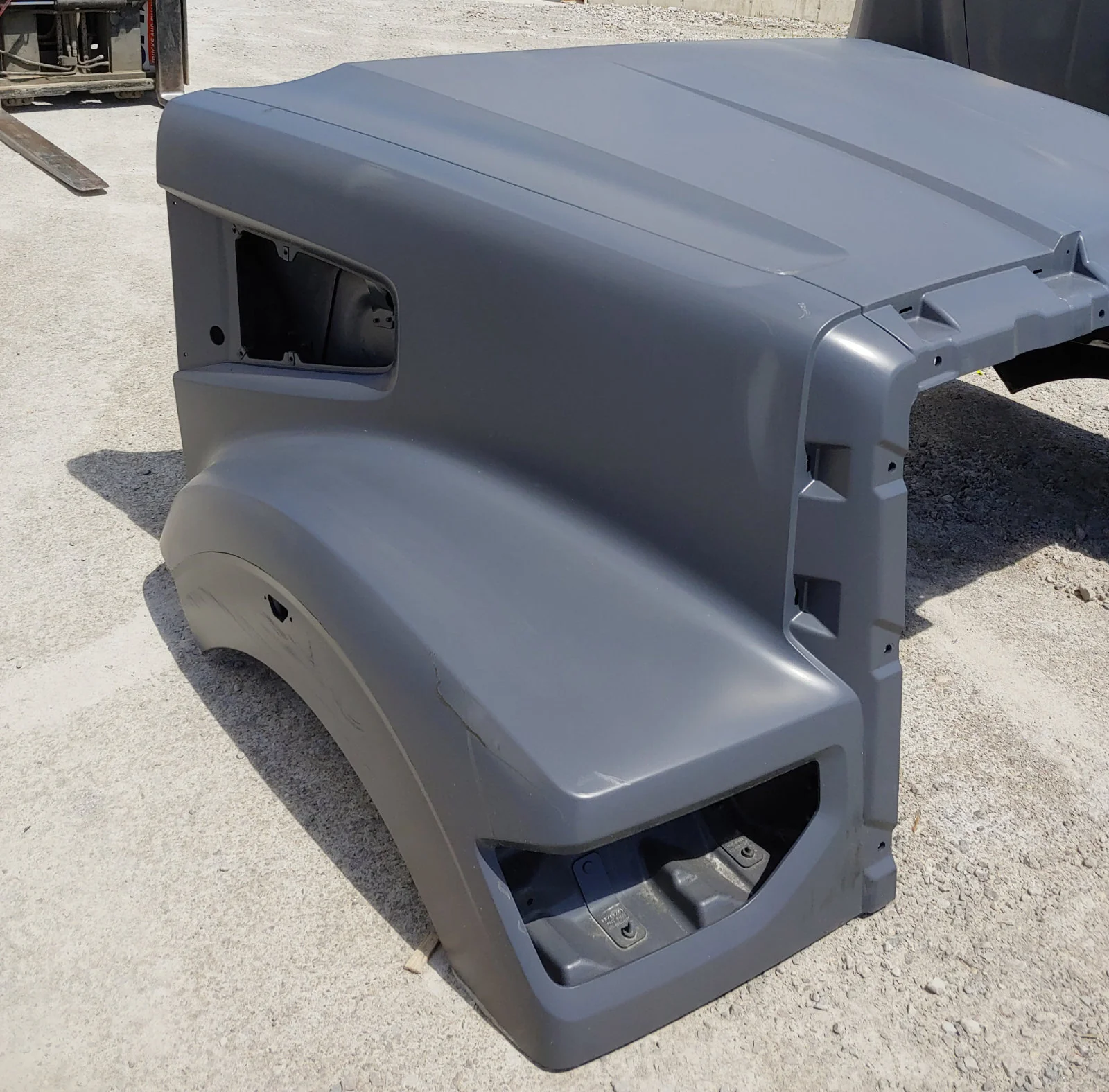 Western Star 49X SFA Hood, Take-Off, Pre-Clean, A17-21715-048 - Image 6