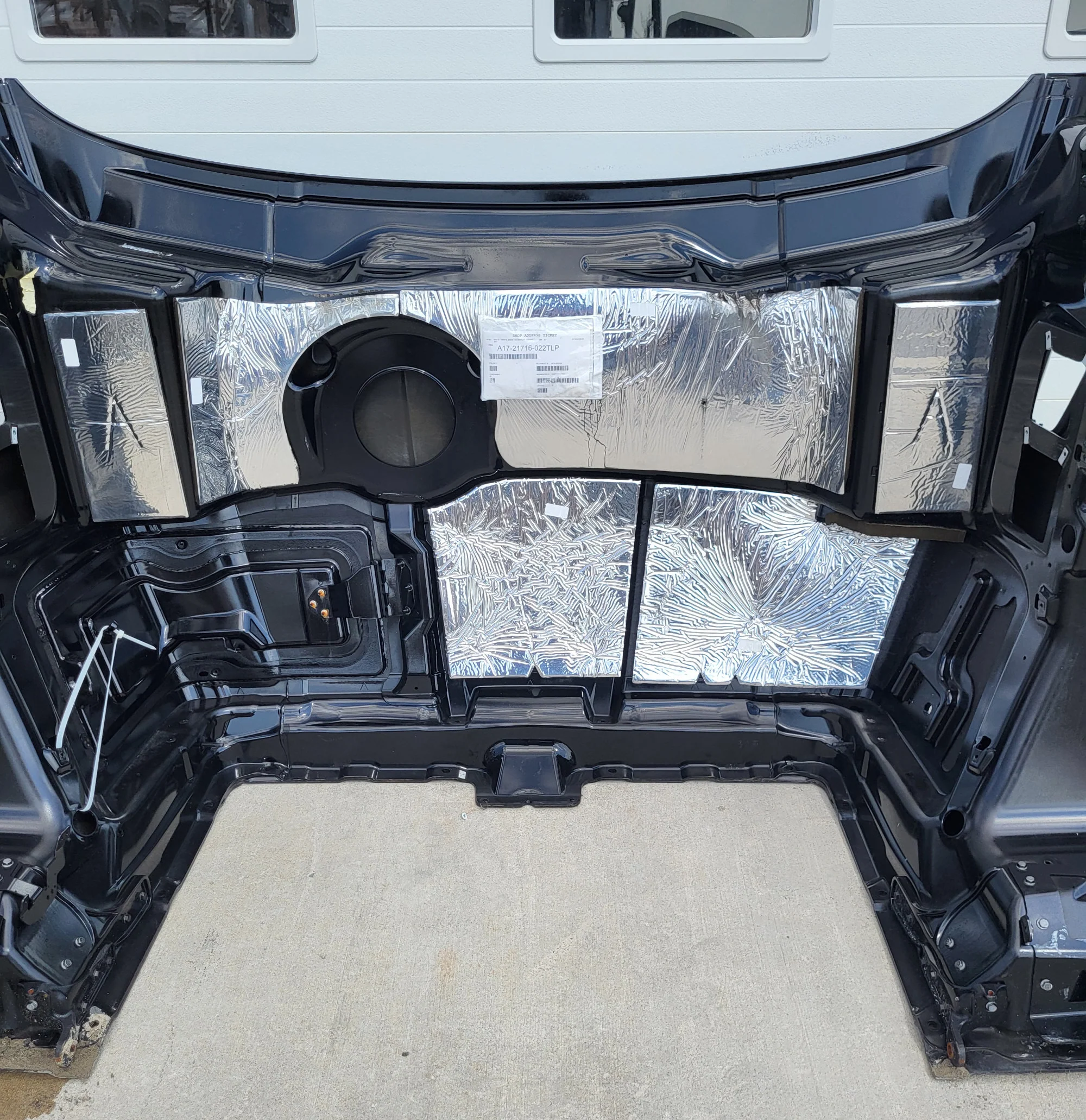 Western Star 49X SFA Hood, w/Access, RH Mirror, Fend. Ext., OEM Take Off, A17-21716-022 - Image 13
