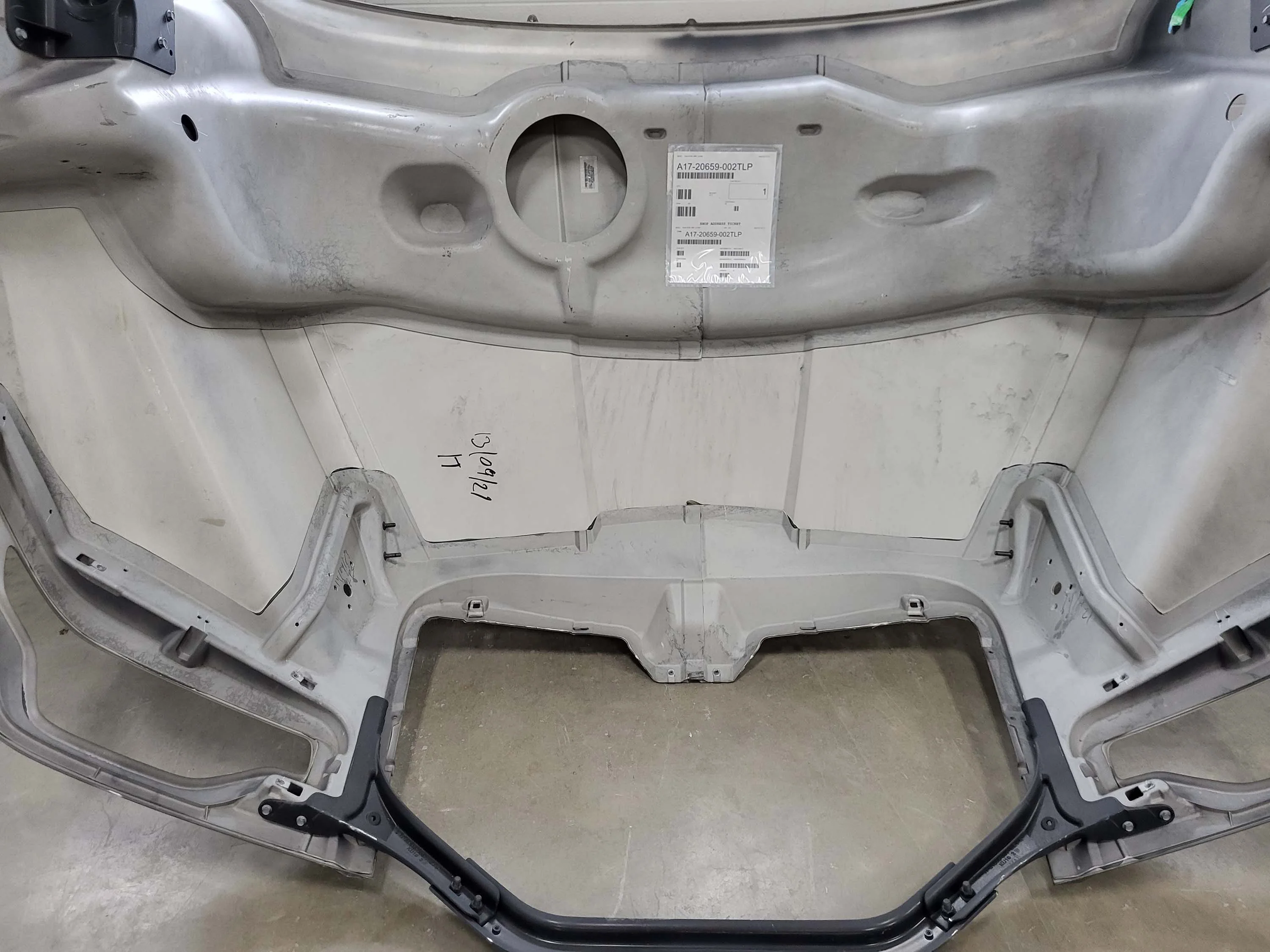Western Star 57X  *Cosmetic Blemish OEM Hood, U2245 - Image 8